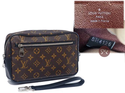 Products by Louis Vuitton: Pochette Kasai